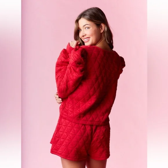 118. Quilted skort and top set in red